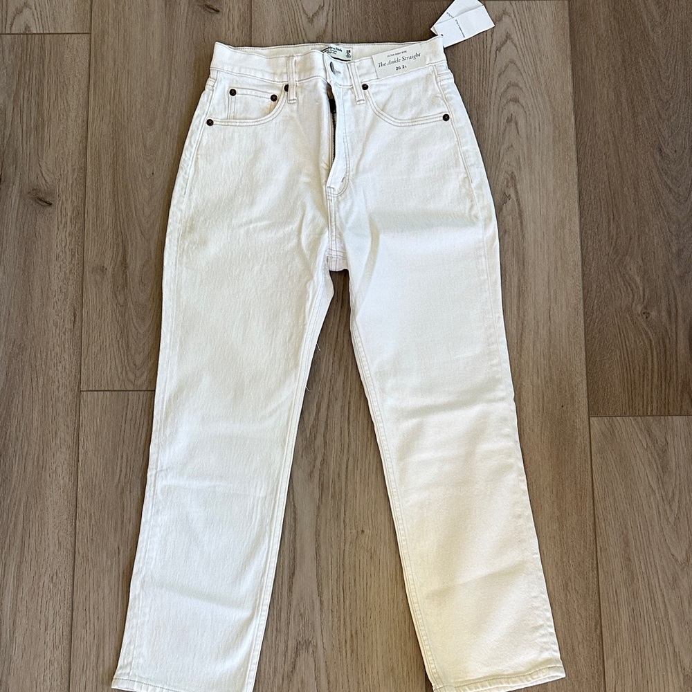 NWT Abercrombie & Fitch The Ankle Straight Ultra High Rise Jeans